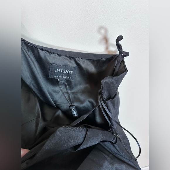 Women’s Bardot melbourne Medium black mini fitting stretch Dress New - Picture 5 of 6